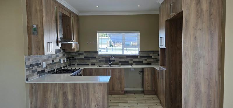 To Let 3 Bedroom Property for Rent in Salisbury Park Eastern Cape